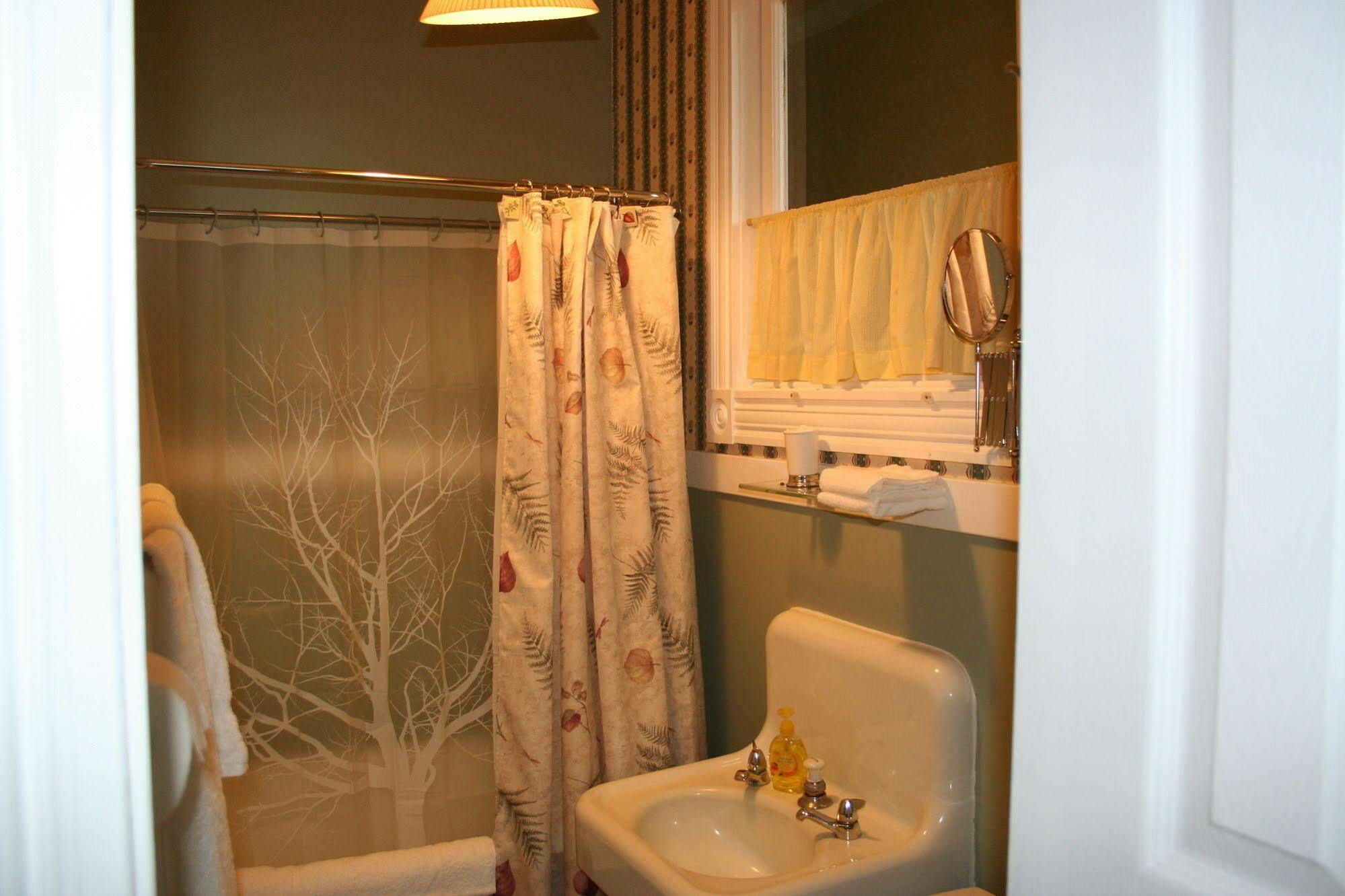 Sackville Bed And Breakfast Екстериор снимка