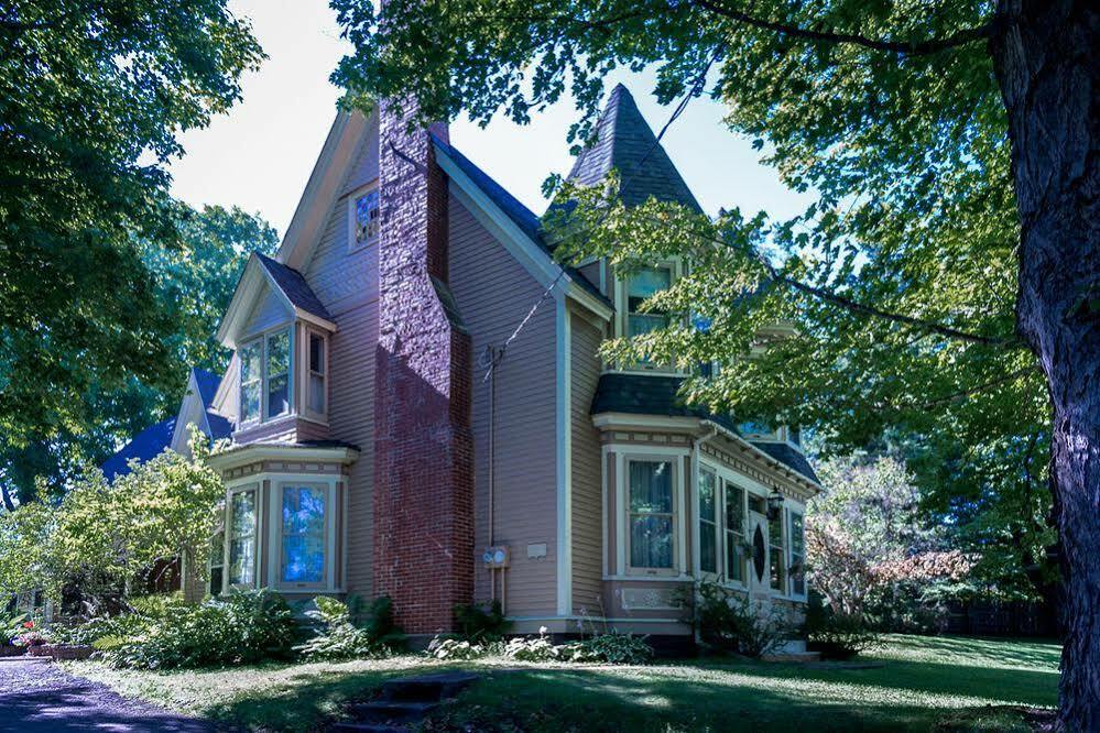 Sackville Bed And Breakfast Екстериор снимка